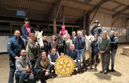 Remise des fonds à l'association Equi Handi Bonheur